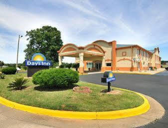 Rodeway Inn Montgomery Esterno foto